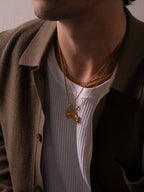 Collar Compass dorado para hombre