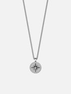 Collar Compass en color plata para hombre