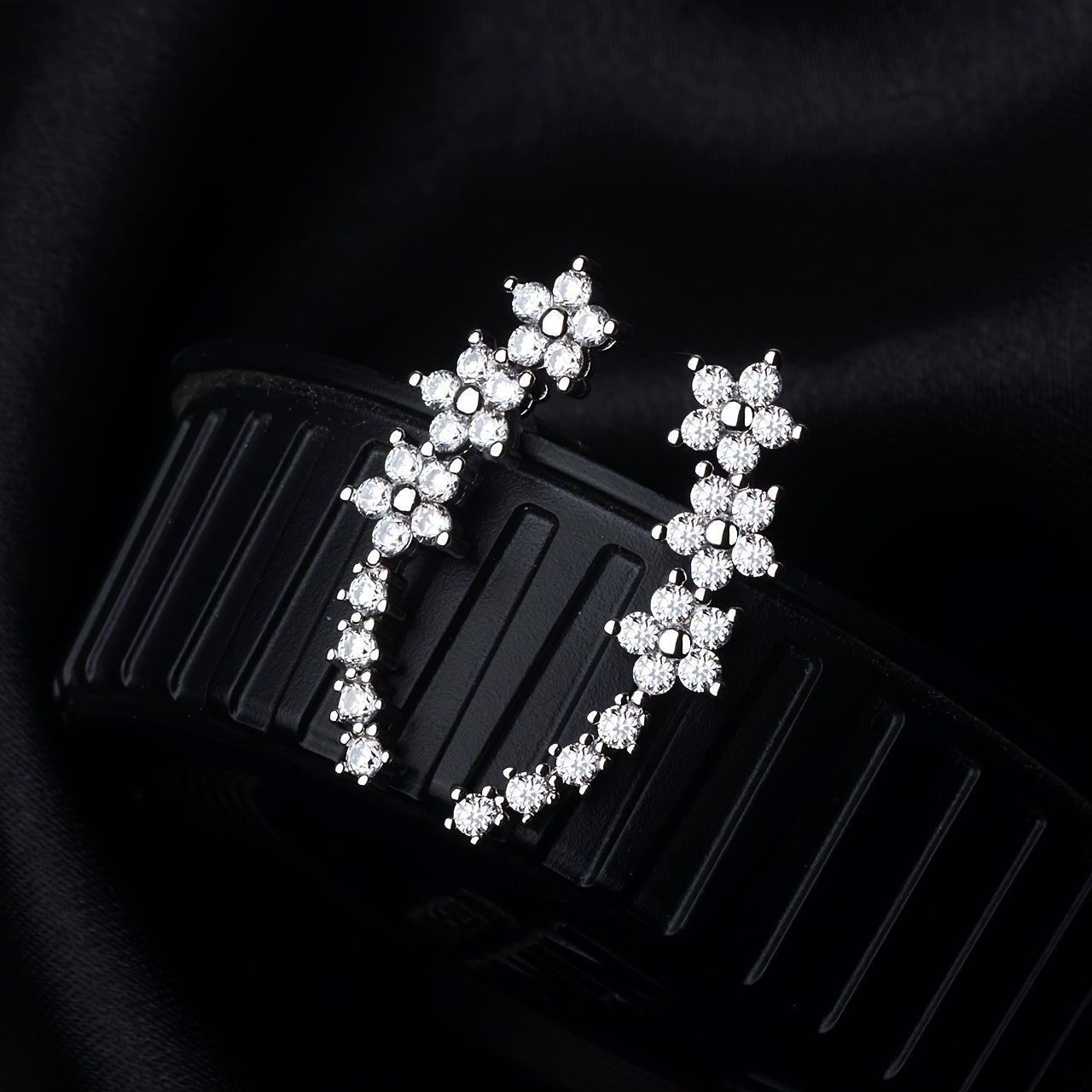Claudine | Pendientes florales atemporales en Plata