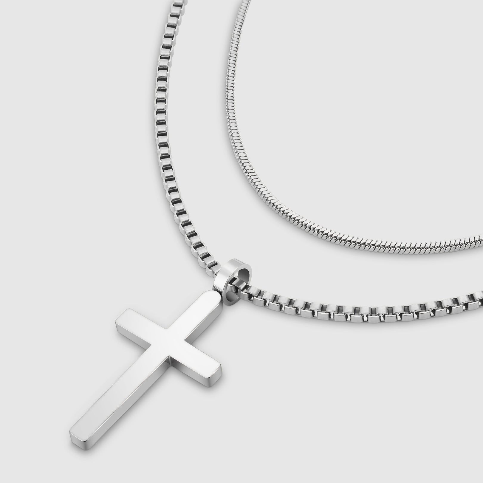Dúo de collares con cruz clásica