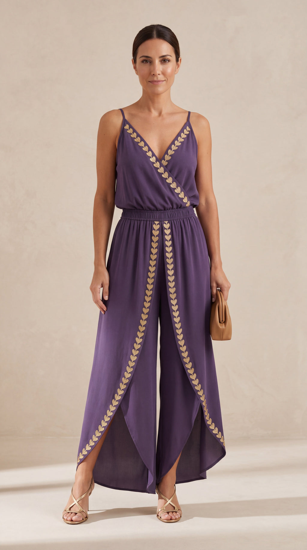 Mono Donatila elegante con detalles dorados - NuaBy