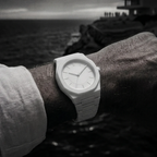 Reloj Urbanite de Policarbonato
